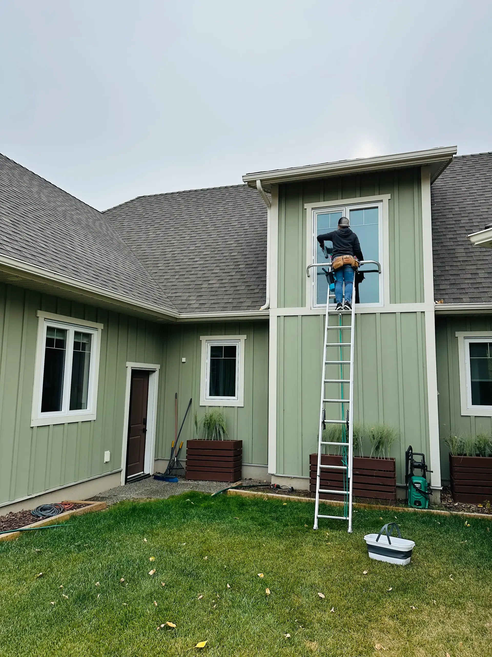 Exterior Window Cleaning 2